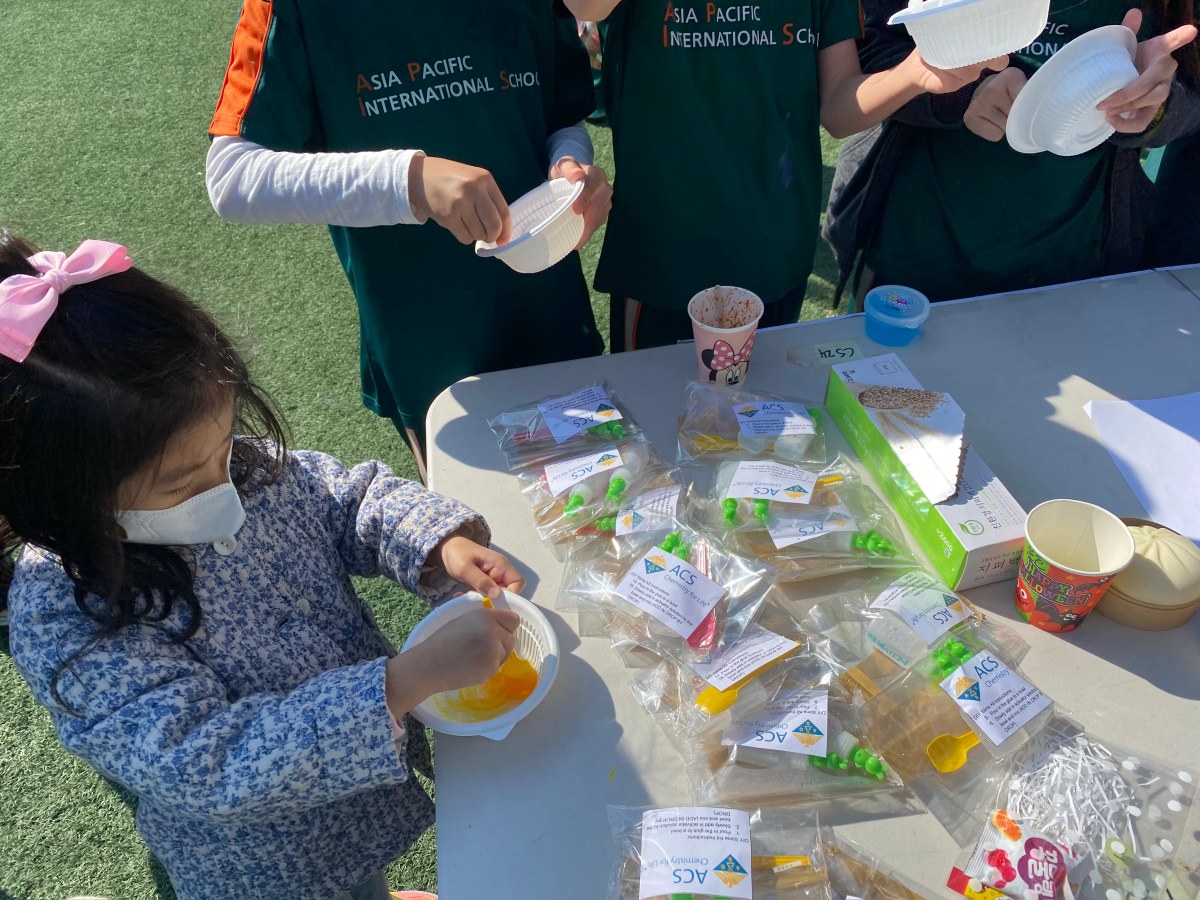 ACS Chem Club Has a Blast at the School&nbsp;Carnival